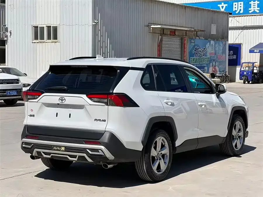 Toyota RAV4 RAV4 Rongfang 2022 2.0L CVT 2WD Fashion PLUS Edition 2022 — миниатюра 3