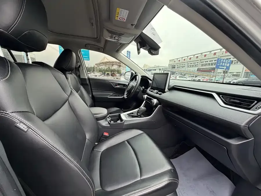 Toyota RAV4 RAV4 Rongfang 2022 2.0L CVT 2WD Fashion PLUS Edition 2022 — миниатюра 4