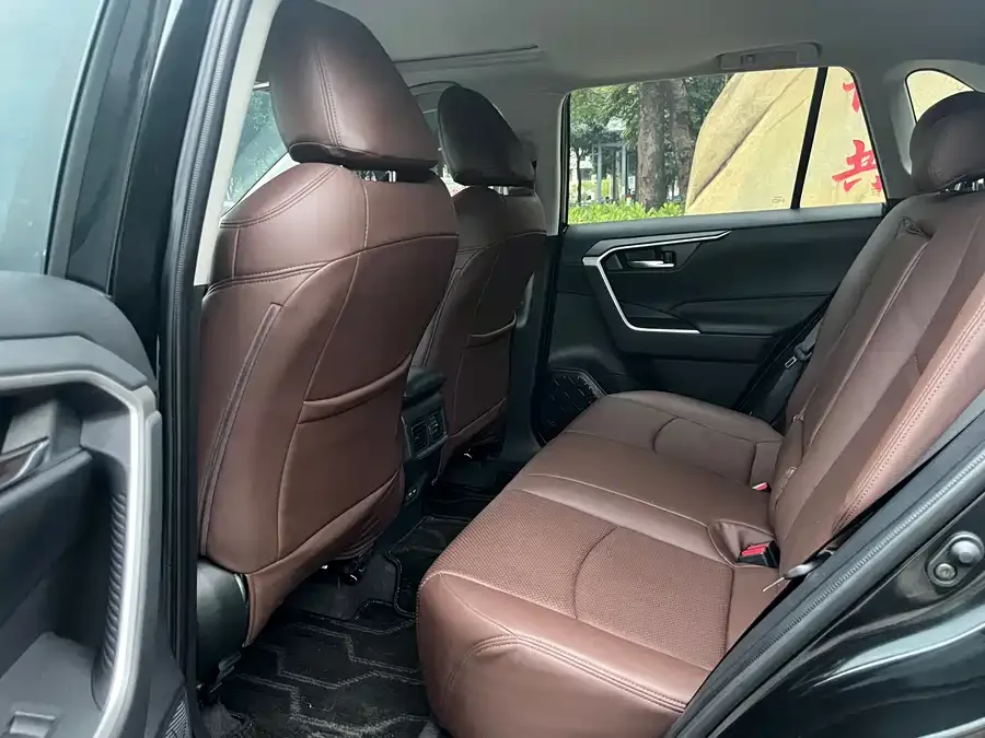 Toyota RAV4 RAV4 Rongfang 2022 2.0L CVT 2WD Fashion Edition 2023 — миниатюра 2