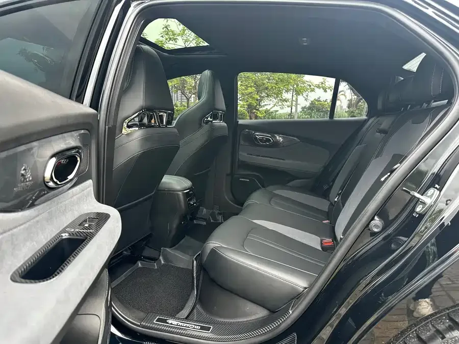 GAC Trumpchi Shadow Leopard Shadow Leopard 2024 400T Automatic Shadow Leopard R MAX Edition 2024 — миниатюра 5