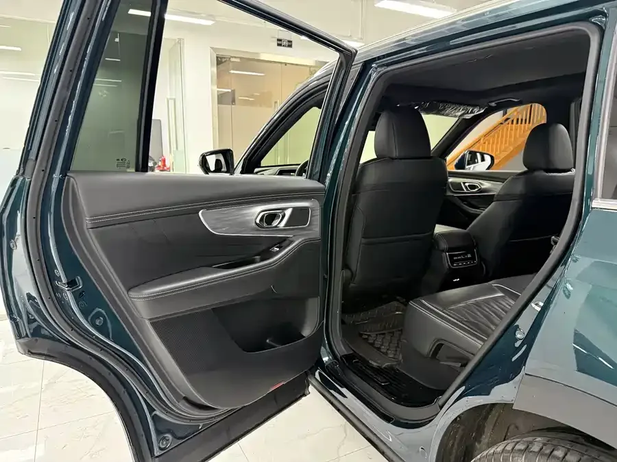 GAC Trumpchi GS8 Trumpchi GS8 2022 Pilot Series 2.0TGDI 4WD Luxury Smart Edition (7 Seaters) 2023 — миниатюра 4