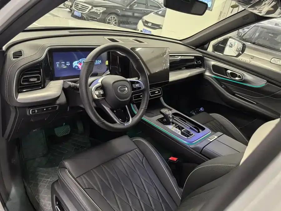 GAC Trumpchi GS8 Trumpchi GS8 2025 Pilot Series 2.0TGDI 2WD Luxury Edition 5 Seaters 2024 — миниатюра 2