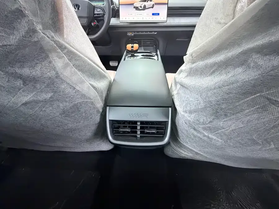 Changan UNI-V Changan UNI-V 2025 1.5T 500Bar Premium Sports Edition 2025 — миниатюра 3