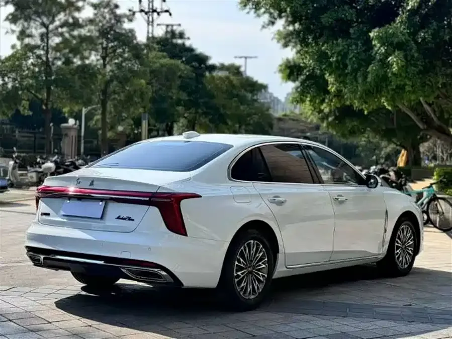Hongqi H5 Hongqi H5 2024 1.5T DCT Zhilian Qiyun Edition 2024 — миниатюра 3