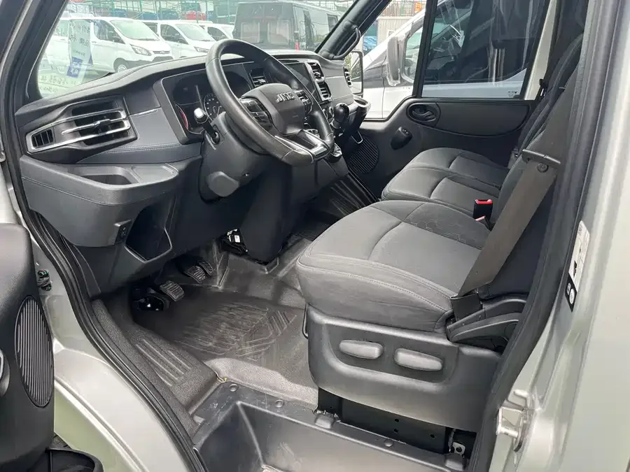 Jiangling Fushun Jiangling Fushun 2022 2.0T manual multi-purpose passenger car short-axle mid-high roof 6-seater 2023 — миниатюра 2