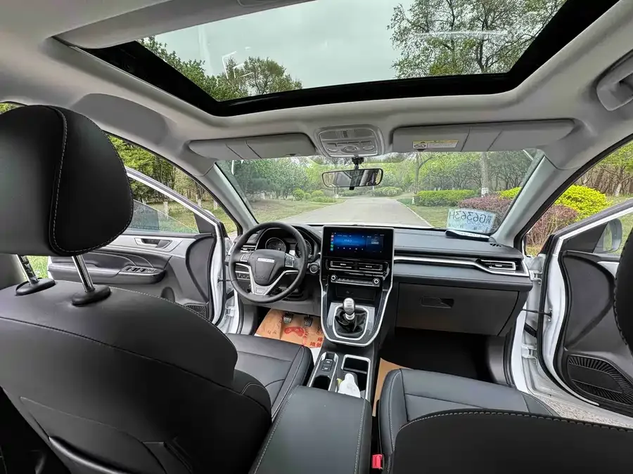 Haval M6 Haval M6 2023 PLUS 1.5T manual luxury smart connected model 2023 — миниатюра 3