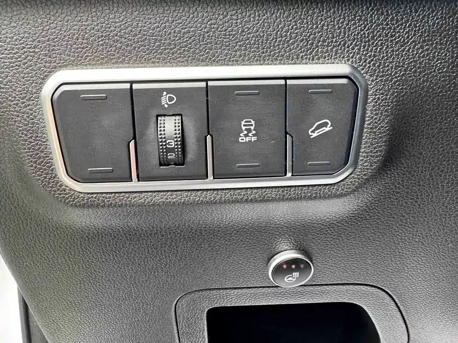 Haval M6 Haval M6 2023 PLUS 1.5T manual luxury smart connected model 2023 — миниатюра 4