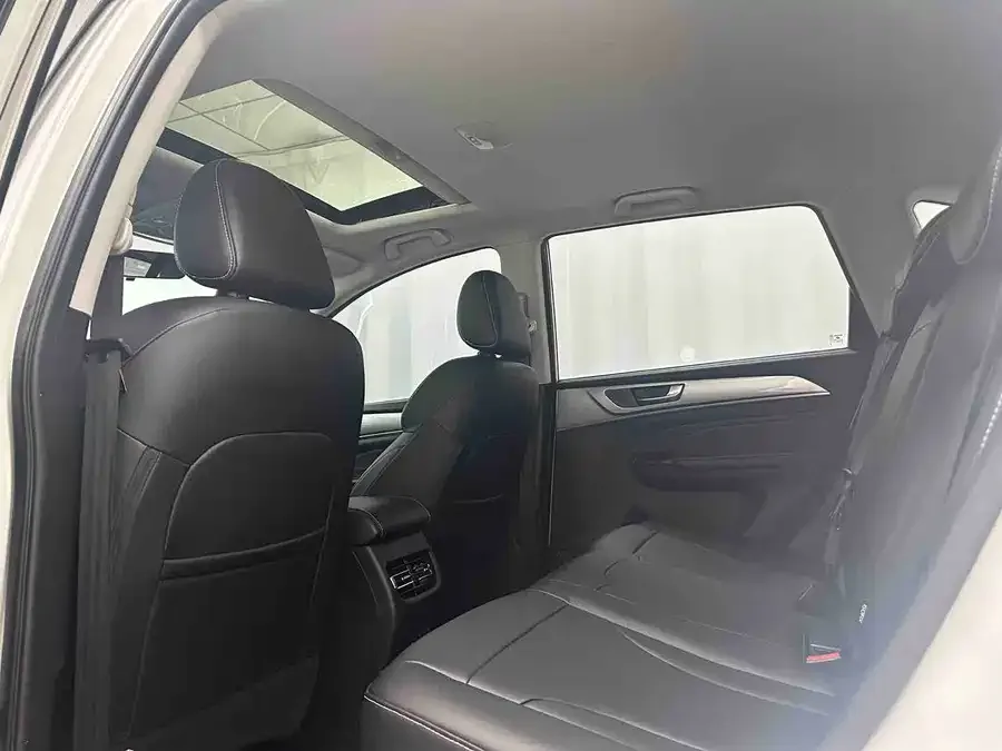 Haval M6 Haval M6 2021 PLUS 1.5T DCT Luxury Smart Connected Edition 2022 — миниатюра 2