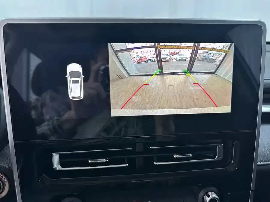 Haval M6 Haval M6 2023 PLUS 1.5T DCT Luxury Smart Connected Edition 2023 — миниатюра 2
