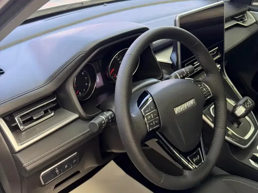 Haval M6 Haval M6 2023 PLUS 1.5T DCT Luxury Smart Connected Edition 2022 — миниатюра 4