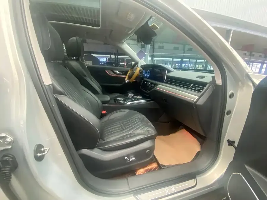 Hongqi HS5 Hongqi HS5 2019 2.0T Zhilian Flagship 4WD Edition 2022 — миниатюра 2