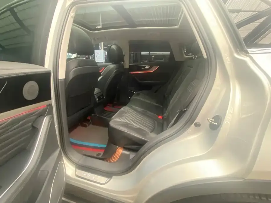 Hongqi HS5 Hongqi HS5 2019 2.0T Zhilian Flagship 4WD Edition 2022 — миниатюра 4