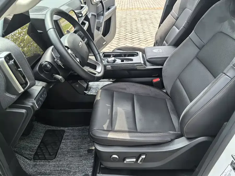 Haval Big dog Haval Big Dog 2021 2.0T DCT 4WD Roaring Sky Dog Edition 2022 — миниатюра 5