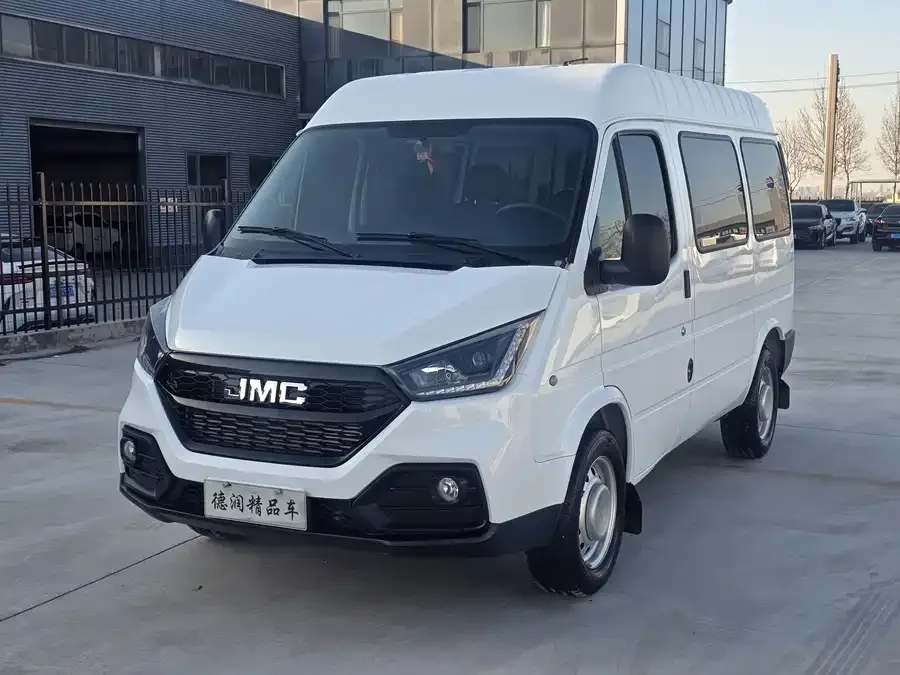 Jiangling special Teshun 2021 2.8T Space King Ordinary Model Short Axis Medium High Roof 6-Seater Diesel National VI JX493 2023 — фото 1, купить с доставкой в Москву