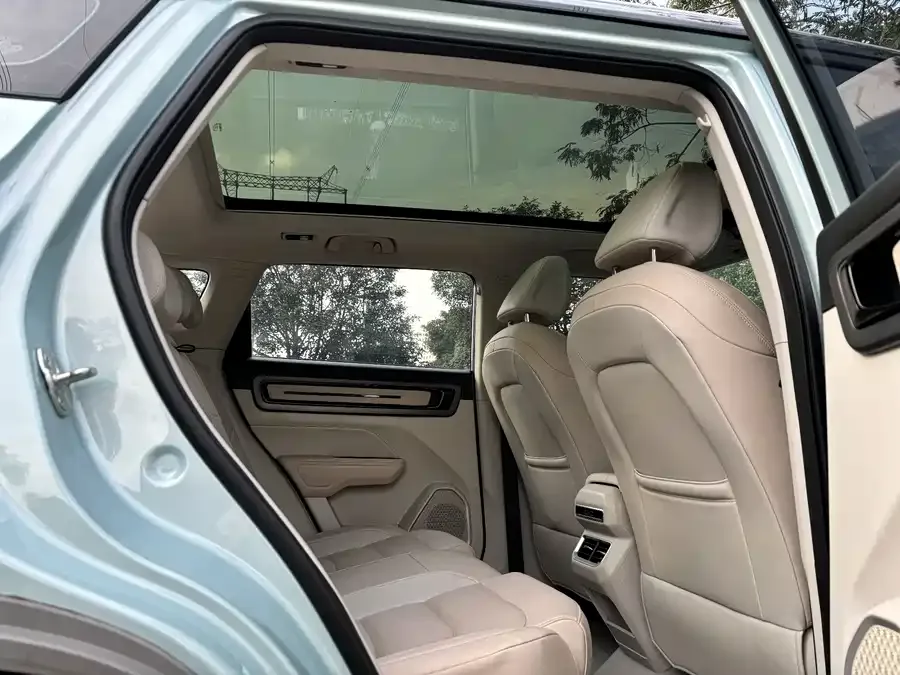 Geely ICON Geely ICON 2023 1.5TD Chocolate Edition 2022 — миниатюра 5