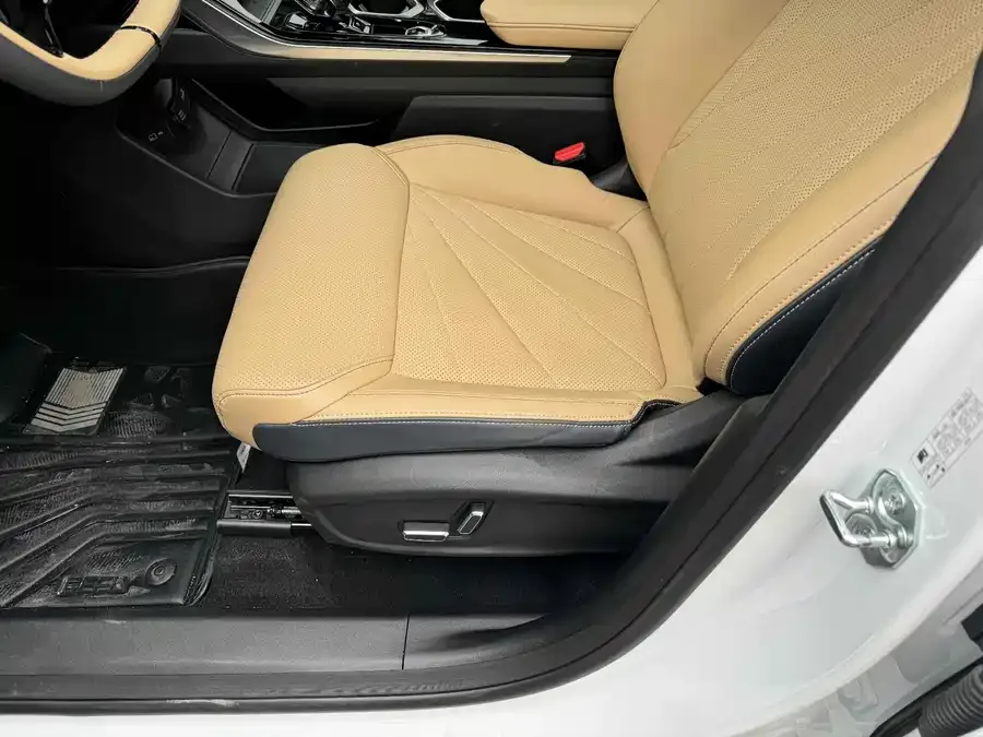 Geely Atlas L Boyue L 2023 1.5TD DCT Premium Edition 2022 — миниатюра 3
