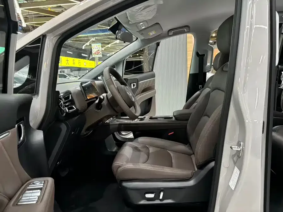 Wuling Starlight 730 New Energy Starlight 730 New Energy 2026 Plug-in Hybrid 125km Premium Model 2026 — миниатюра 3