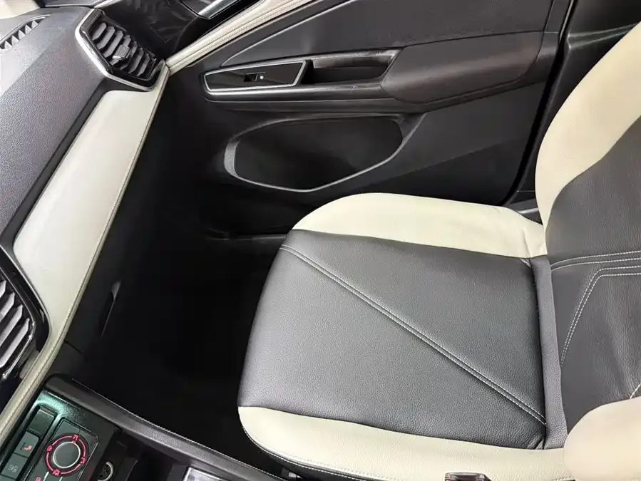Jetta VS7 Jetta VS7 2023 280TSI automatic aggressive version 2023 — миниатюра 4