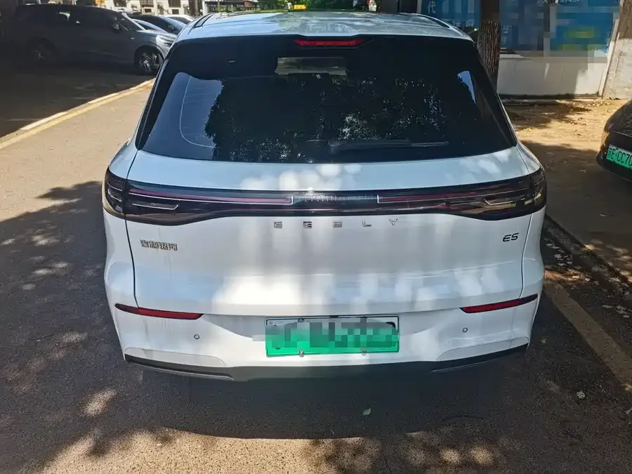 Geely Galaxy E5 Galaxy E5 2024 440km Sailing Edition 2024 — миниатюра 3