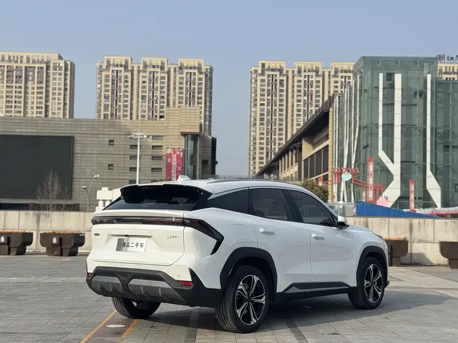 Geely Galaxy L7 Galaxy L7 2025 EM-i 115km Exploration+ Edition 2025 — миниатюра 3