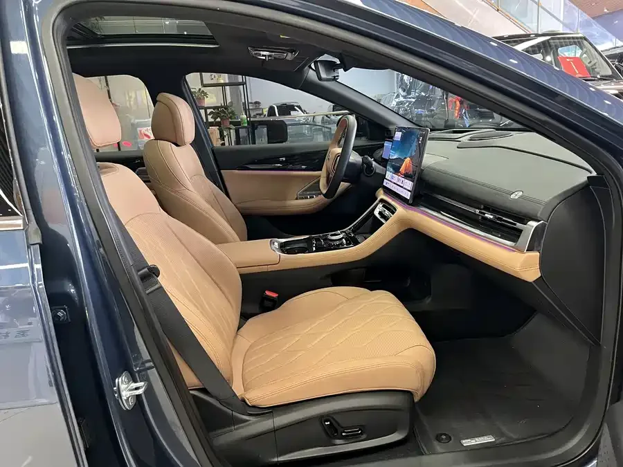 Geely Galaxy A7 Galaxy A7 2025 EM-i 150km Starship Edition 2025 — миниатюра 4