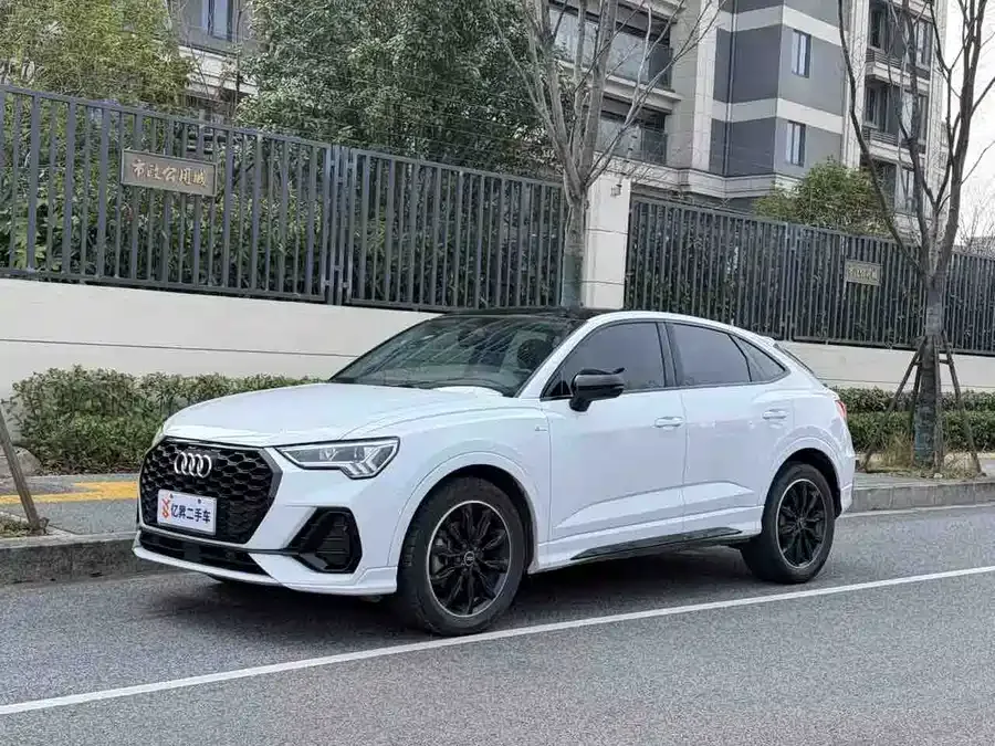 Audi Q3 Sportback 2021 40 TFSI Advanced Life Edition 2022 — фото 1, купить с доставкой в Москву