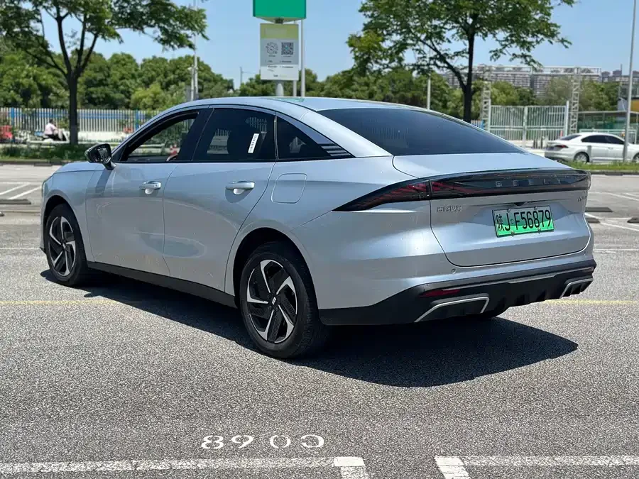 Geely Galaxy L6 Galaxy L6 2025 EM-i 140km Starship Edition 2025 — миниатюра 3