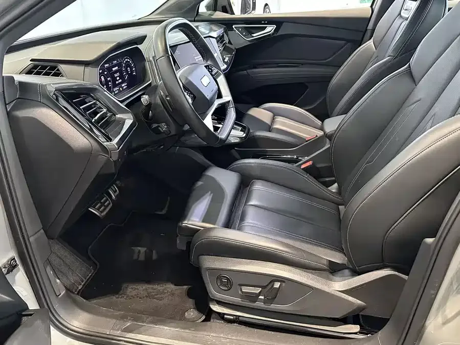 Audi Q4 e-tron 2024 40 e-tron Creative Edition 2025 — миниатюра 3