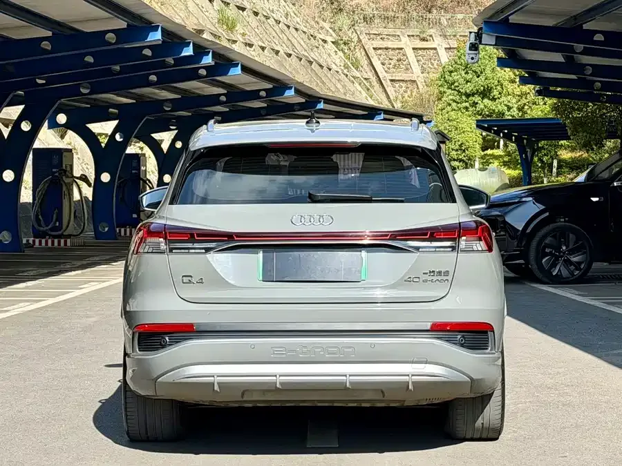 Audi Q4 e-tron 2024 40 e-tron Creative Edition 2024 — миниатюра 2
