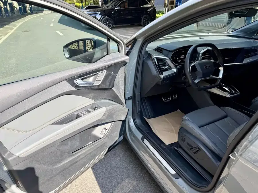 Audi Q4 e-tron 2024 40 e-tron Creative Edition 2024 — миниатюра 3