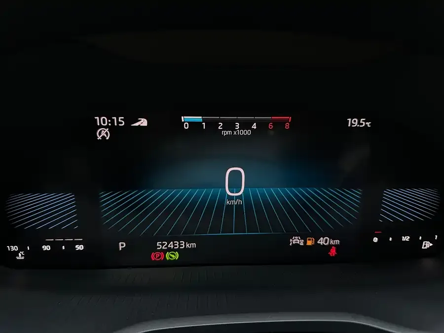 Skoda Karoq Korok 2022 TSI280 Luxury Edition 2022 — миниатюра 4