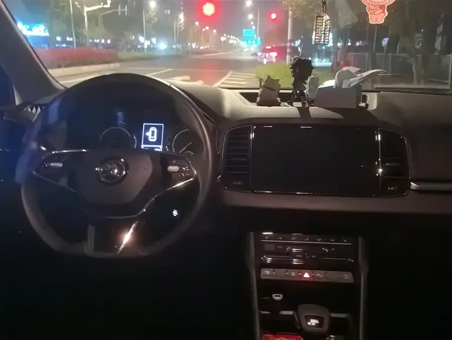 Skoda Karoq Korok 2022 TSI280 Premium Edition 2022 — миниатюра 4