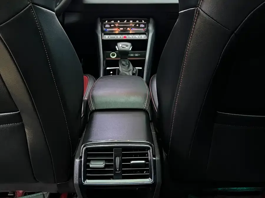 Skoda Karoq Korok 2022 TSI280 Luxury Edition 2022 — миниатюра 4
