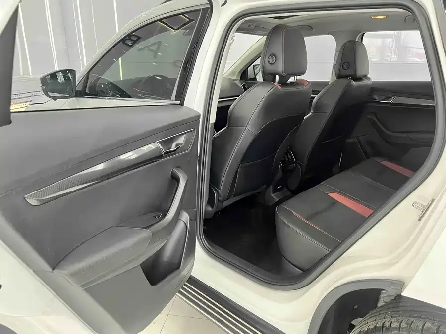 Skoda Karoq Karoq 2022 facelift TSI280 luxury version 2022 — миниатюра 4