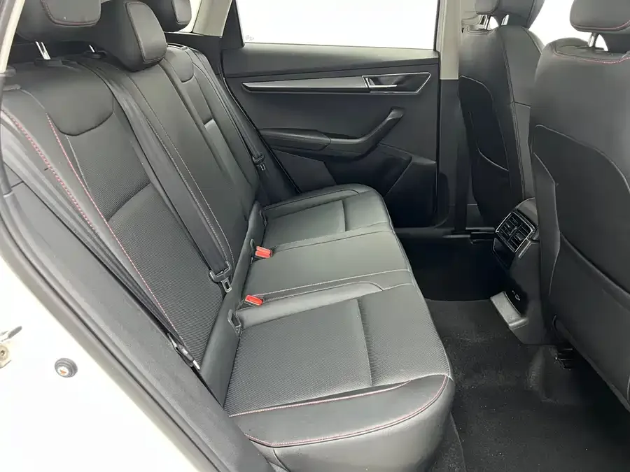Skoda Karoq Korok 2022 TSI280 Exclusive Edition 2022 — миниатюра 3