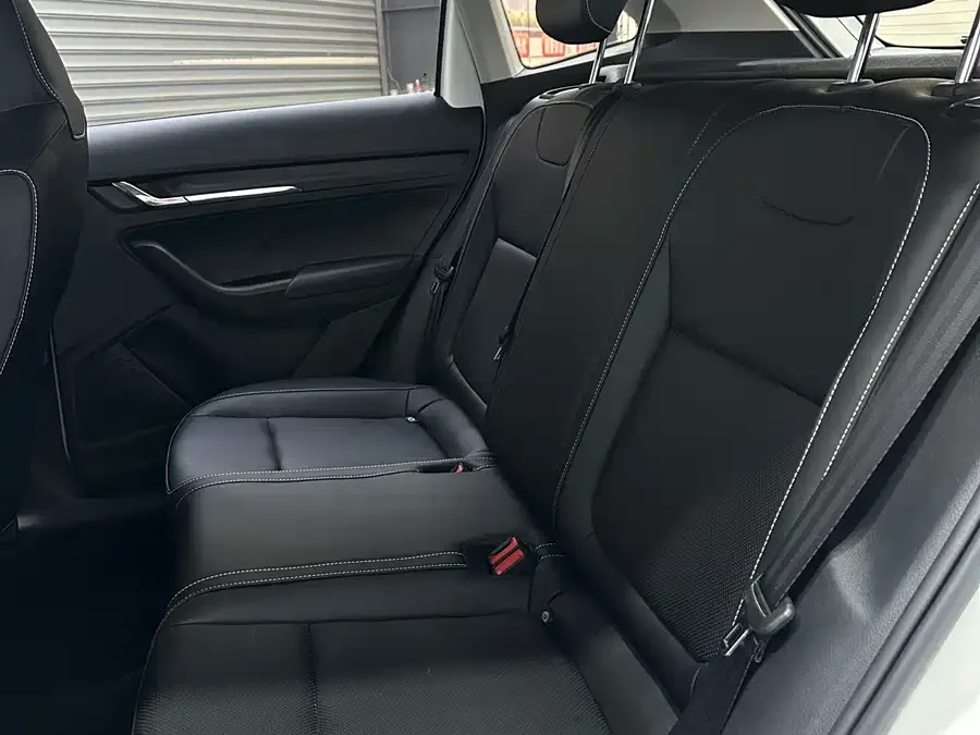 Skoda Kamiq Komic 2022 1.5L automatic comfort version 2022 — миниатюра 3