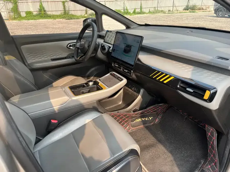 AION AION Y AION Y 2022 70 Intelligent Driving Edition Lithium Iron Phosphate 2022 — миниатюра 3