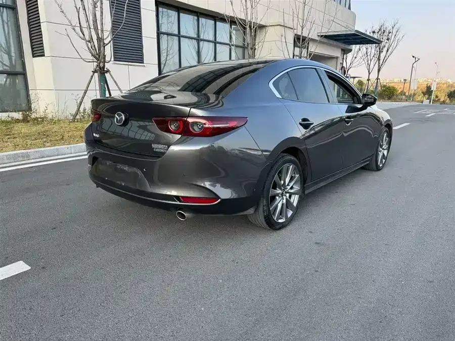 Mazda Axela Mazda3 Angkesela 2021 2.0L automatic quality version 2022 — миниатюра 3
