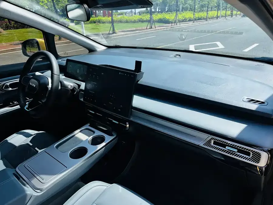 AION AION Y AION Y 2024 Plus 510 Smart Driving Edition 2024 — миниатюра 3