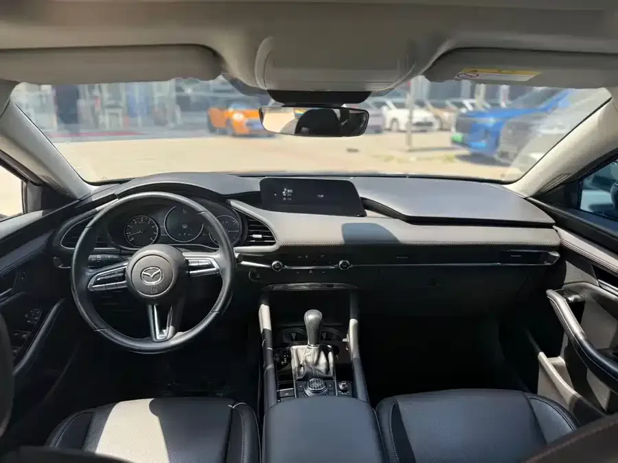 Mazda Axela Mazda3 Angkesela 2022 2.0L automatic quality version 2022 — миниатюра 2