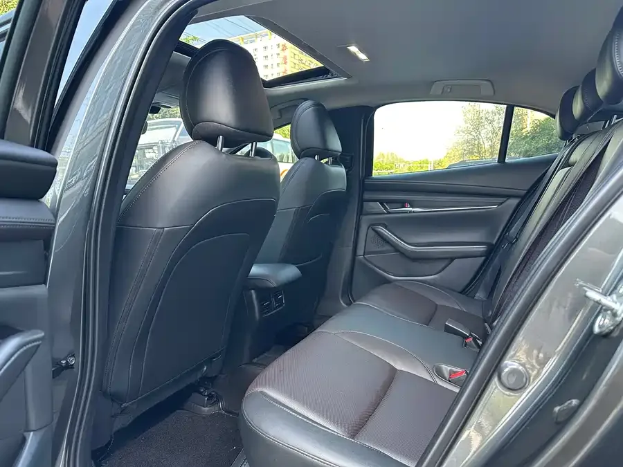 Mazda Axela Mazda3 Angkesela 2022 2.0L automatic quality version 2022 — миниатюра 2