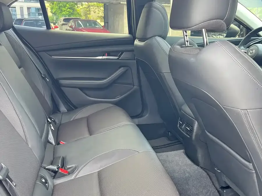 Mazda Axela Mazda 3 Angkesaila 2023 2.0L Automatic Elegant Edition 2023 — миниатюра 3