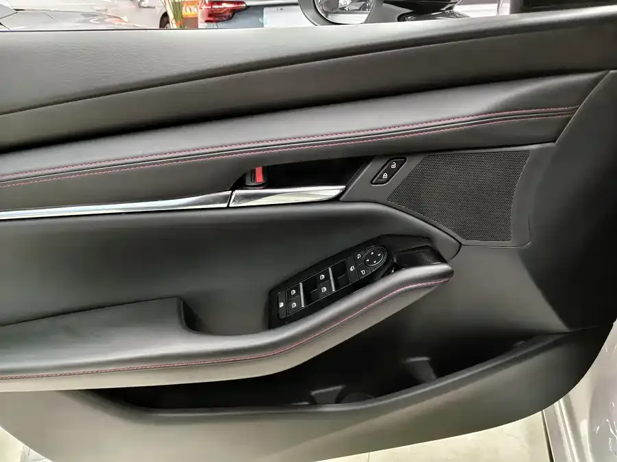 Mazda Axela Mazda 3 Axela 2025 2.0L Automatic Premium Edition 2025 — миниатюра 2