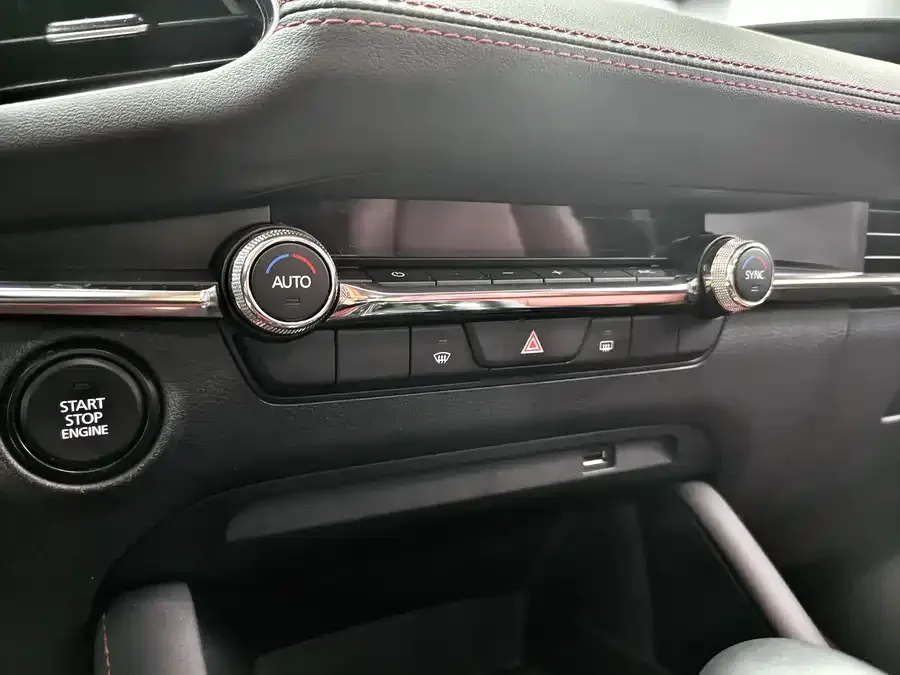 Mazda Axela Mazda 3 Axela 2025 2.0L Automatic Premium Edition 2025 — миниатюра 3