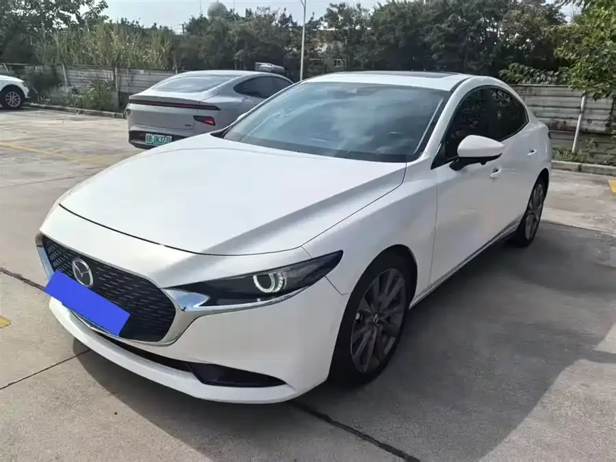 Mazda Axela Mazda 3 Axela 2025 2.0L Automatic Premium Edition 2025 — фото 1, купить с доставкой в Москву