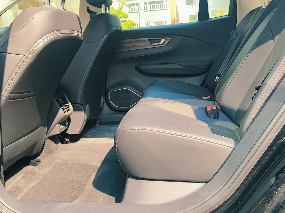 Hongqi E-QM5 450KM Travel Edition 100kW 2024 — миниатюра 3