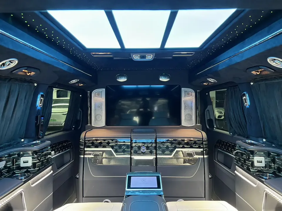 Mercedes-Benz Mercedes Benz V Class Mercedes-Benz V-Class 2.0T Automatic Front-Wheel Drive 4-Seat Factory Custom Edition 2022 — миниатюра 4