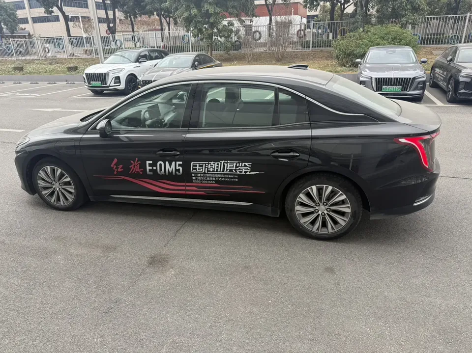 Hongqi E-QM5 Hongqi E-QM5 2021 battery-swap Qiyue version 2023 — миниатюра 2