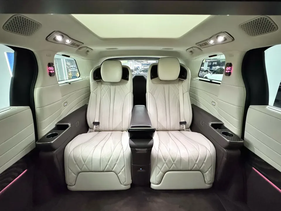 Denza D9 DM BYD D9 DM 2023 PREMIER Founder Edition 2024 — миниатюра 5