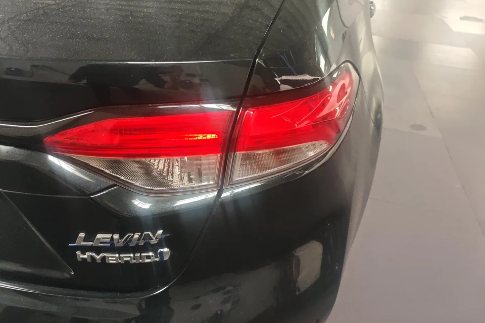 Toyota Levin 2022 Lelink Dual Engine 1.8H E-CVT Luxury Edition 2022 — миниатюра 2